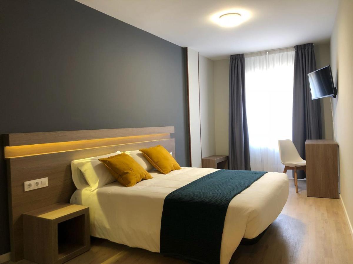 Hotel Alda Estacion Понтеведра Екстериор снимка