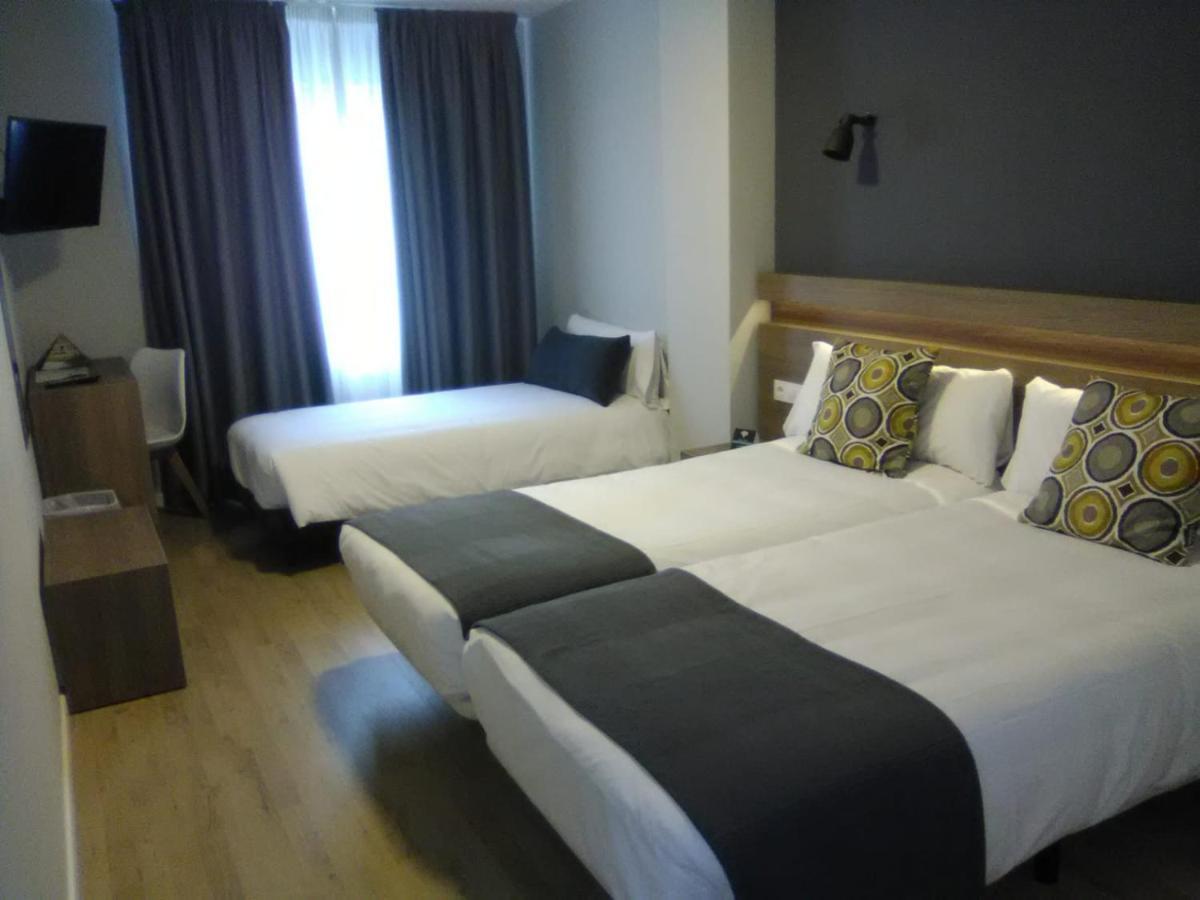 Hotel Alda Estacion Понтеведра Екстериор снимка