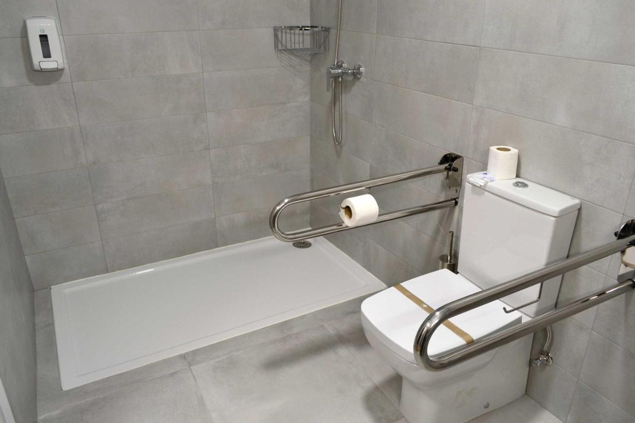 Hotel Alda Estacion Понтеведра Екстериор снимка