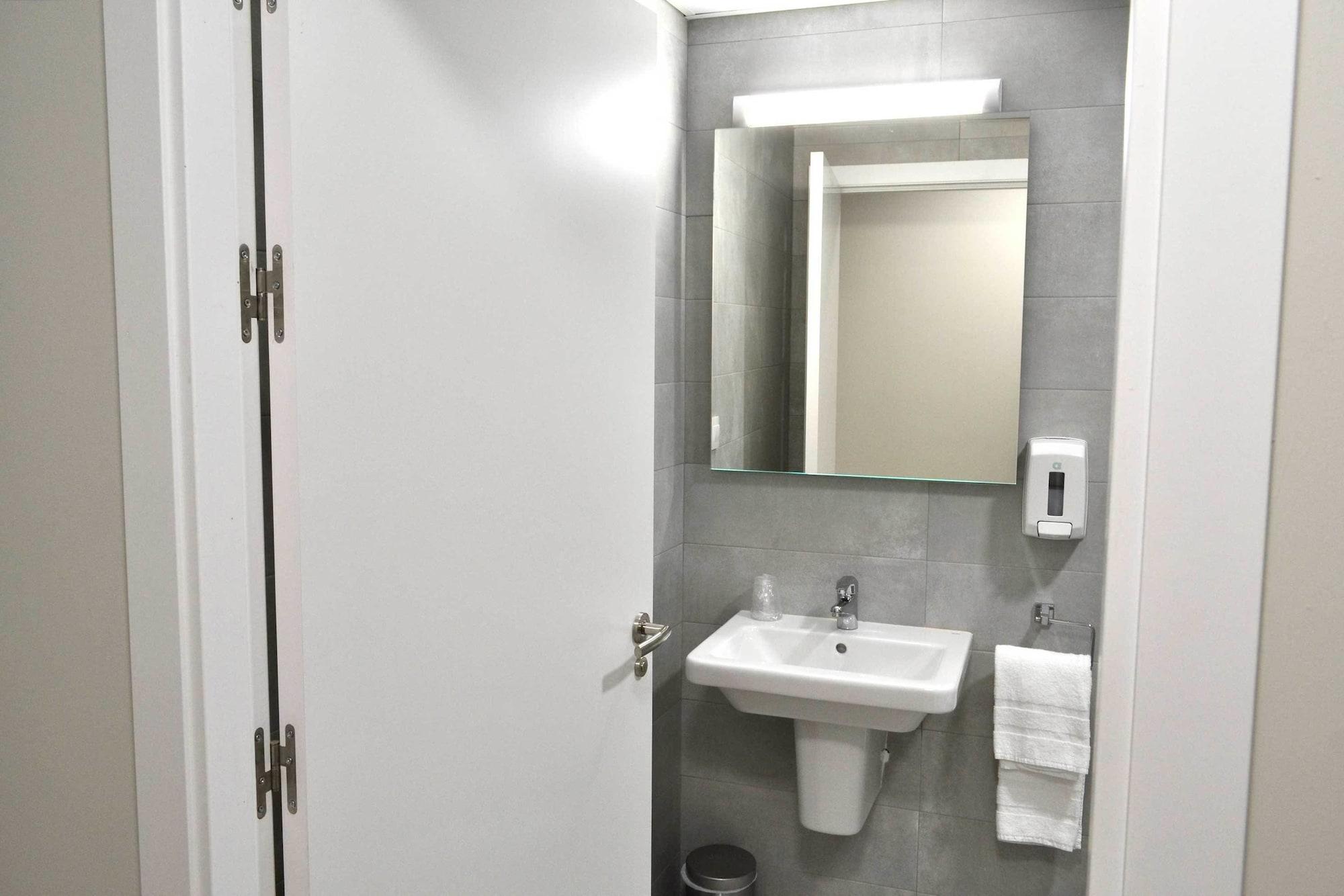 Hotel Alda Estacion Понтеведра Екстериор снимка