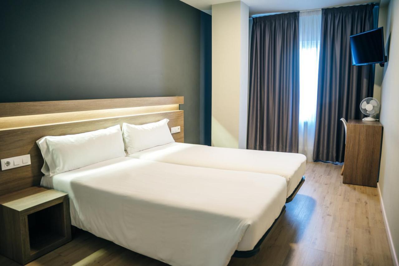 Hotel Alda Estacion Понтеведра Екстериор снимка