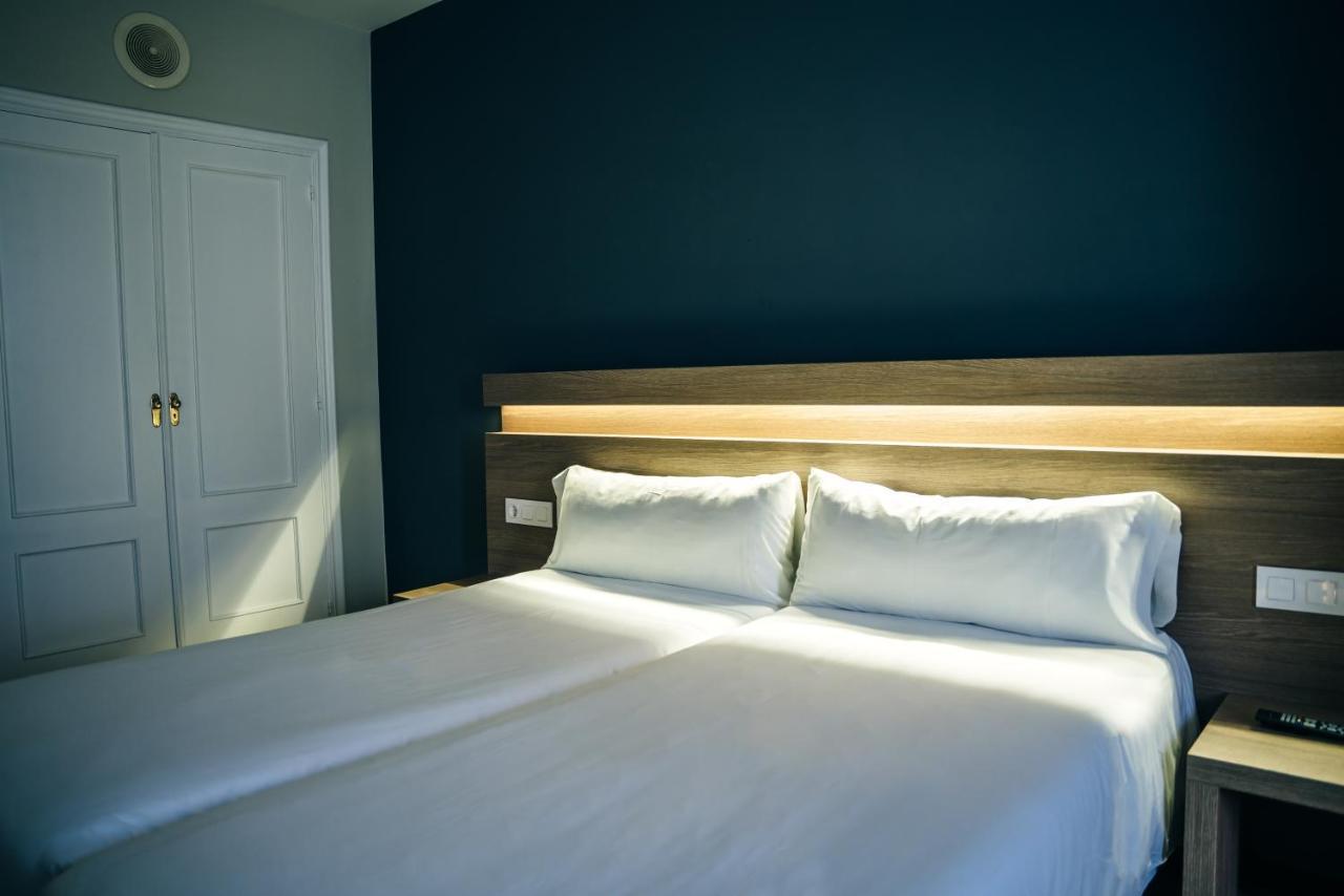 Hotel Alda Estacion Понтеведра Екстериор снимка