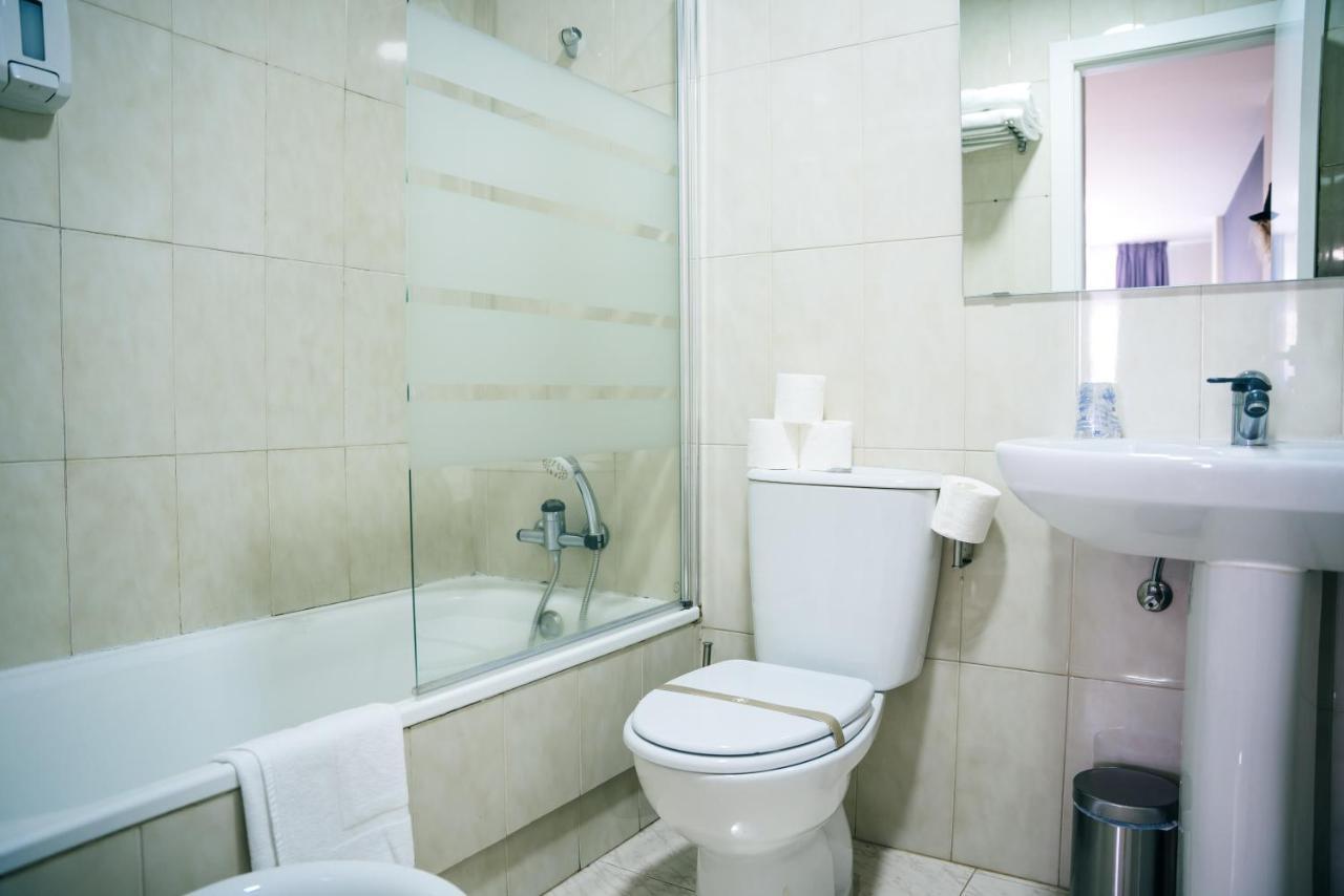Hotel Alda Estacion Понтеведра Екстериор снимка