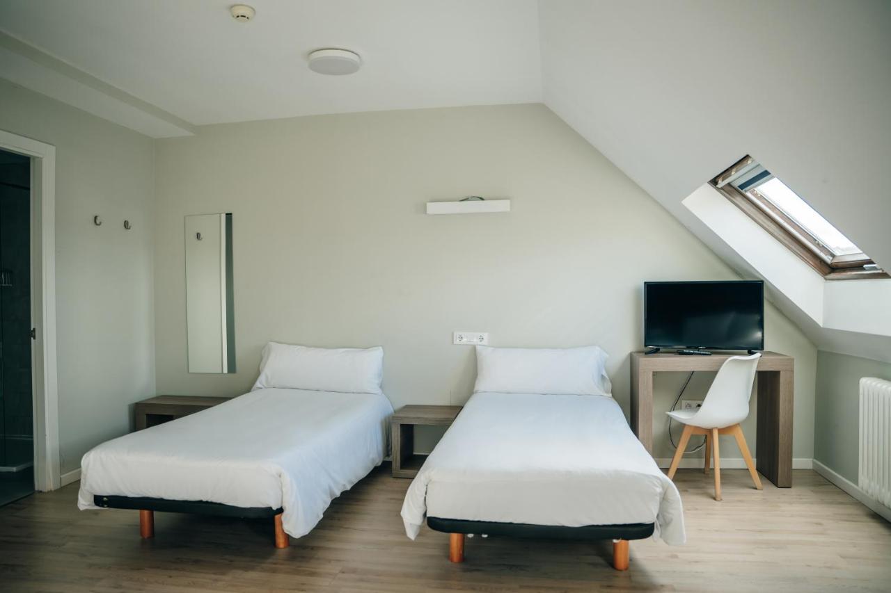 Hotel Alda Estacion Понтеведра Екстериор снимка