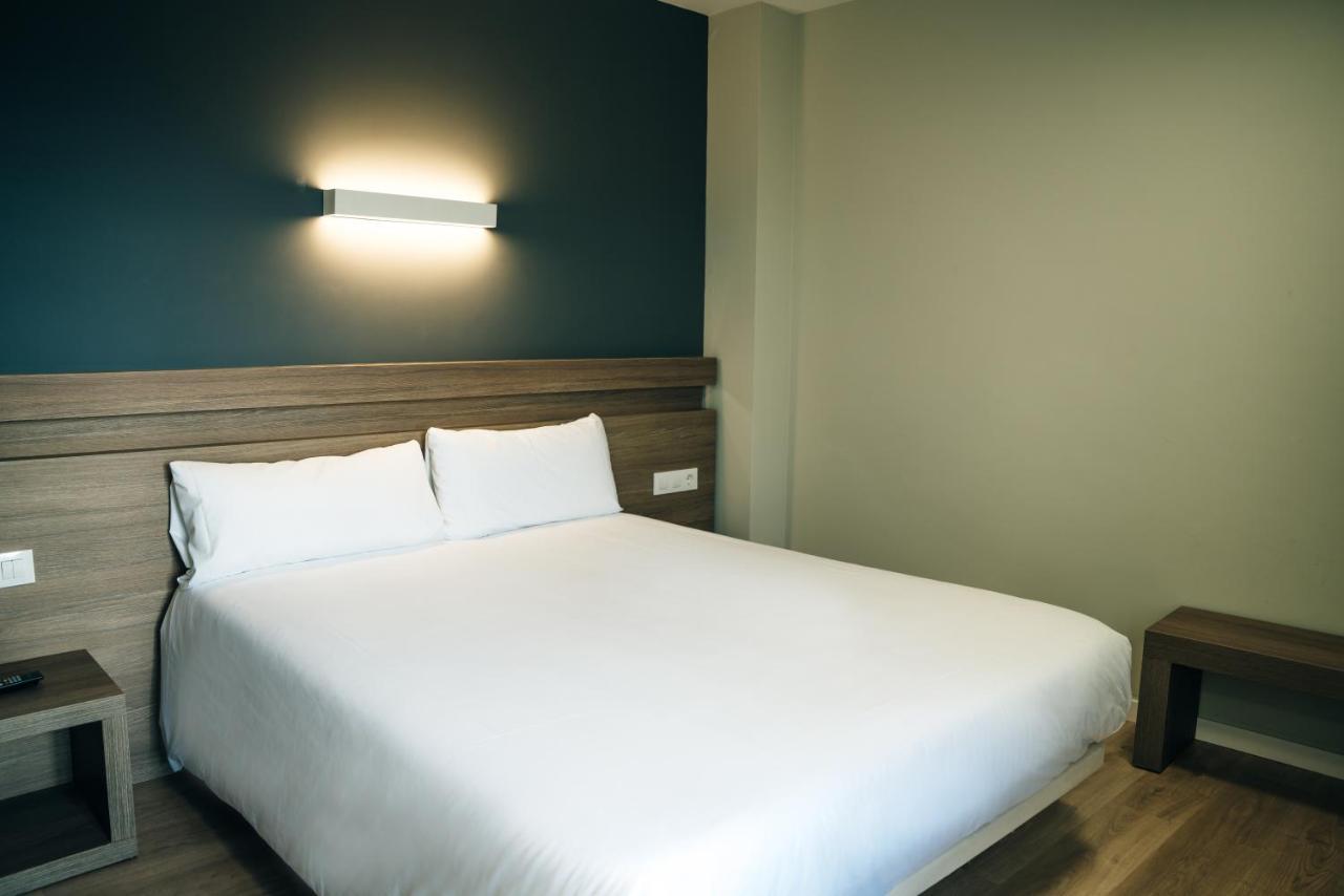 Hotel Alda Estacion Понтеведра Екстериор снимка