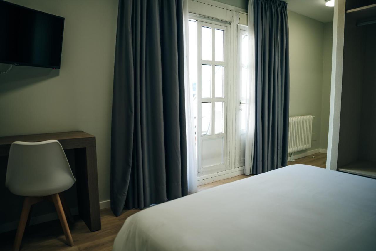 Hotel Alda Estacion Понтеведра Екстериор снимка