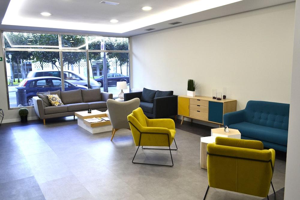 Hotel Alda Estacion Понтеведра Екстериор снимка